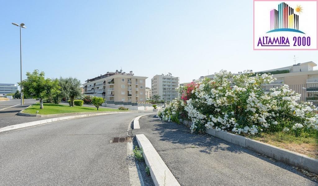 Altamira 2000 By Gabriella Apartment Rome Bagian luar foto
